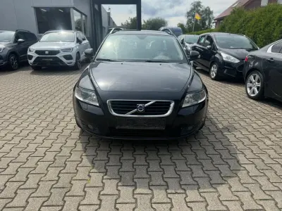 Gebraucht Volvo V50 109 PS (80 kW) 2009 Schwarz Kombi
