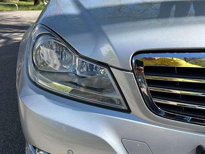Gebraucht Mercedes C200 Elegance 184 PS (135 kW) 2011 Silber Limousine