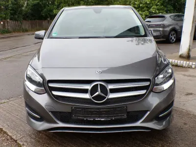 Gebraucht Mercedes B180 122 PS (89 kW) 2018 Grau Van / Kleinbus