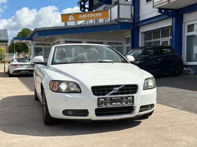 Gebraucht Volvo C70 Momentum 159 PS (116 kW) 2010 Weiß Cabrio