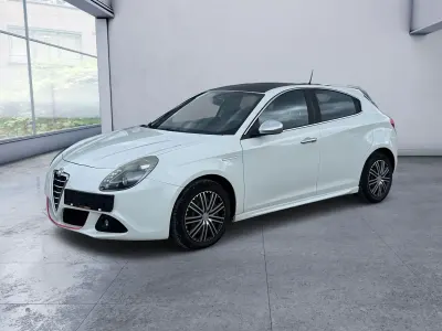 Gebraucht Alfa Romeo Giulietta Turismo 120 PS (88 kW) 2011 Weiß Kleinwagen