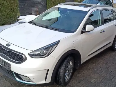 Używany Kia Niro Edition 7 141 KM (103 kW) 2017 Biały SUV