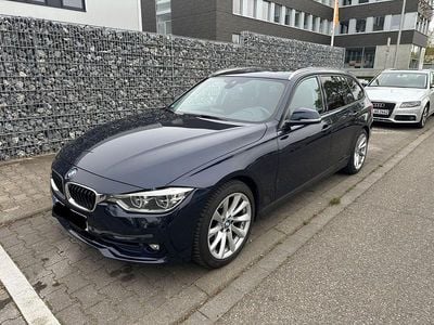 Gebraucht BMW 320 Sport Line 190 PS (139 kW) 2017 Blau Kombi