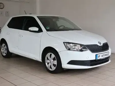 Gebraucht Skoda Fabia Cool Edition 60 PS (44 kW) 2016 Weiß Limousine