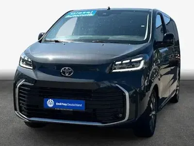 Gebraucht Toyota Proace Verso Team 177 PS (130 kW) 2025 Titanium grey metallic Kombi