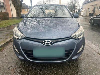 Gebraucht Hyundai i20 89 PS (65 kW) 2013 Grau Kleinwagen