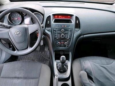 Gebraucht Opel Astra 87 PS (63 kW) 2011 Weiß Limousine