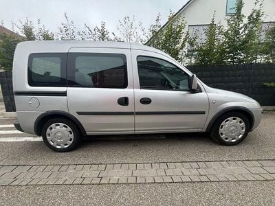 Silber Gebraucht 2007 Opel Combo Edition Van / Kleinbus | 3.500 € (Fairer Preis)