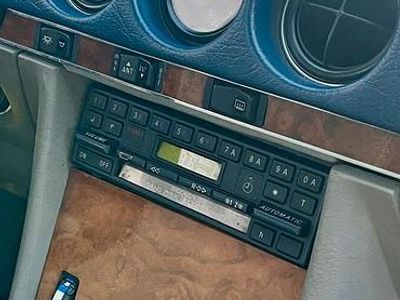 Gebraucht Mercedes SL380 165 PS (121 kW) 1985 Blau Cabrio