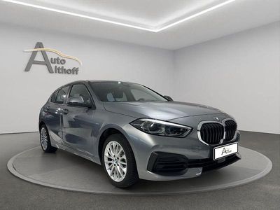 Skyscraper grau Gebraucht 2023 BMW 120 Advantage Kleinwagen | 26.980 € (Fairer Preis)