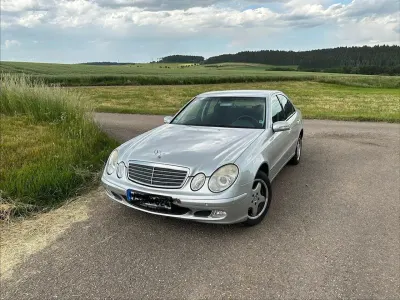 Gebraucht Mercedes E220 Classic 150 PS (110 kW) 2004 Silber Limousine