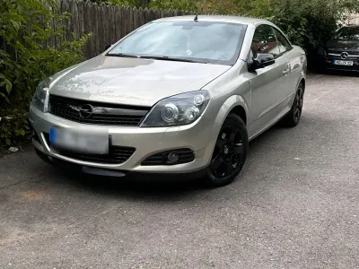 Gebraucht Opel Astra 173 PS (127 kW) 2008 Gold Cabrio
