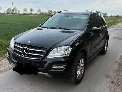 Usata Mercedes ML300 245 CV (180 kW) 2011 Nero SUV
