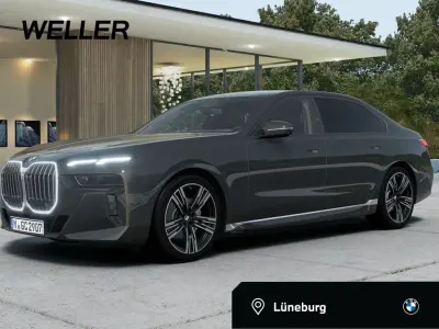 Gebraucht BMW 740 M Sport 299 PS (219 kW) 2025 Grau Limousine