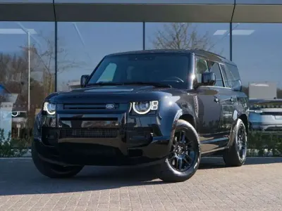 Gebraucht Land Rover Defender SE Dynamic 249 PS (183 kW) 2026 Santorini black SUV