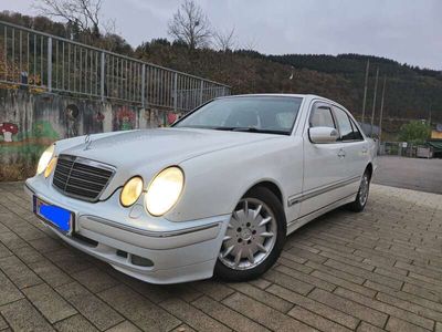 Mercedes E270