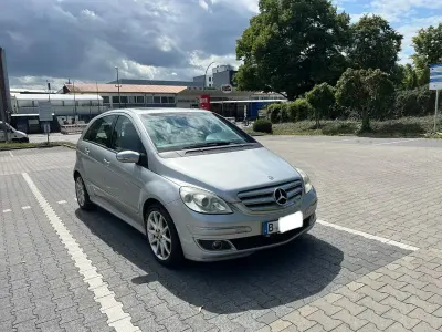 Gebraucht Mercedes B200 193 PS (141 kW) 2005 Silber Van / Kleinbus
