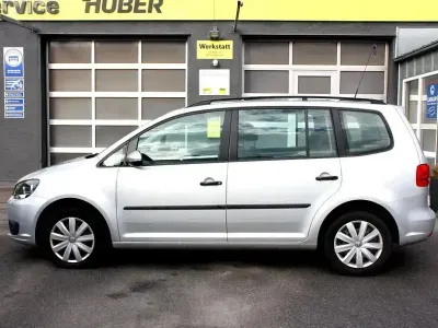 Gebraucht VW Touran Comfortline 140 PS (102 kW) 2013 Silber Van / Kleinbus