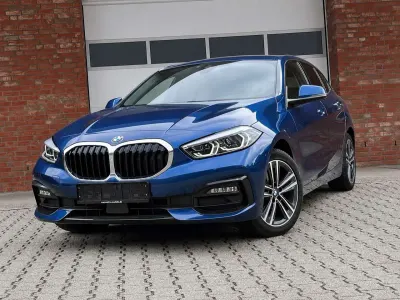 Gebraucht BMW 118 Shadowline 140 PS (102 kW) 2021 Phytonicblau metallic (c1m) Kleinwagen