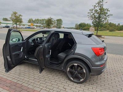 Grau Gebraucht 2019 Audi Q2 Design SUV | 17.000 € (Fairer Preis)