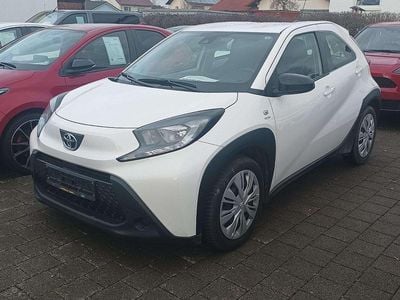 Gebraucht Toyota Aygo X X-play 72 PS (52 kW) 2022 Weiß SUV