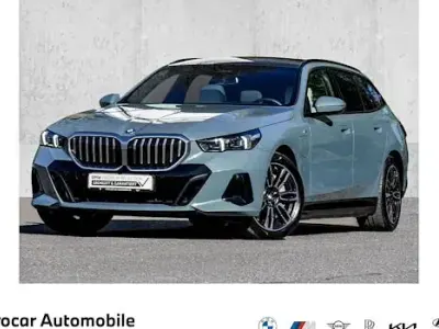 Gebraucht BMW 550e M Sport 489 PS (359 kW) 2025 Grün Kombi