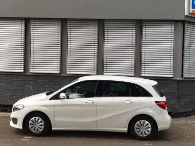 Gebraucht Mercedes B180 122 PS (89 kW) 2016 Weiß Van / Kleinbus