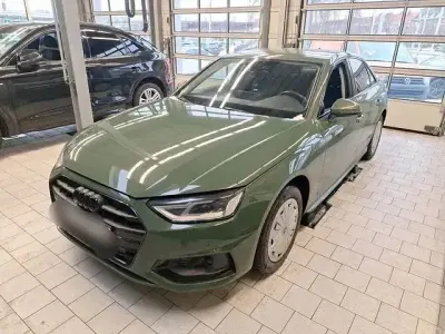 Second-hand Audi A4 Sport 136 CP (100 kW) 2023 Verde Berlinǎ