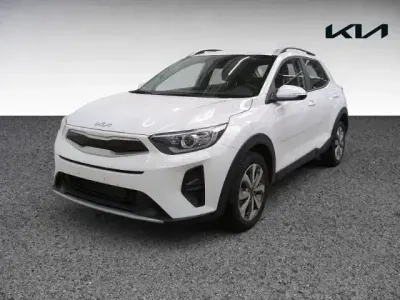 Używany Kia Stonic Vision 101 KM (74 kW) 2025 Biały SUV