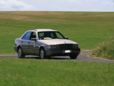 Gebraucht Mercedes C180 Elegance 122 PS (89 kW) 1993 Braun Limousine