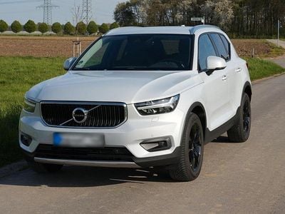 Second-hand Volvo XC40 Momentum 163 CP (119 kW) 2021 Argintiu SUV