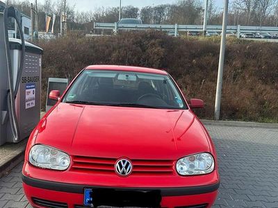 Rot Gebraucht 1998 VW Golf IV Kleinwagen | 1.500 € (Fairer Preis)