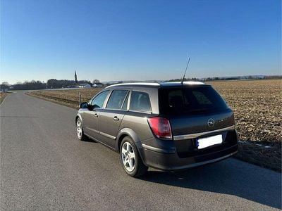 Grau Gebraucht 2009 Opel Astra Innovation Limousine | 2.399 € (Fairer Preis)
