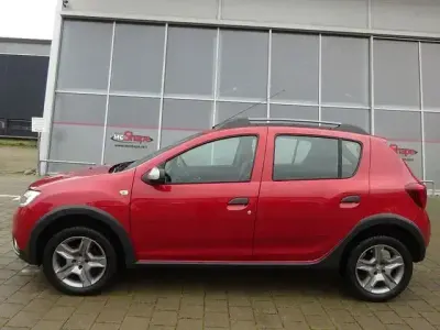 Second-hand Dacia Sandero Prestige 90 CP (66 kW) 2017 Roșu Hatchback