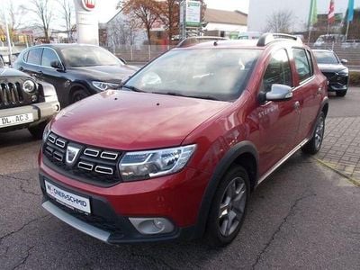 Gebraucht Dacia Sandero Prestige 90 PS (66 kW) 2017 Rot Limousine