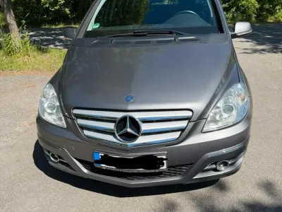 Gebraucht Mercedes B180 109 PS (80 kW) 2009 Grau Van / Kleinbus