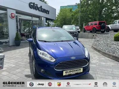 Gebraucht Ford Fiesta Titanium 101 PS (74 kW) 2015 Blau Kleinwagen