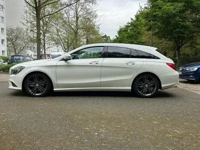 Gebraucht Mercedes CLA180 Shooting Brake 122 PS (89 kW) 2016 Weiß Kombi