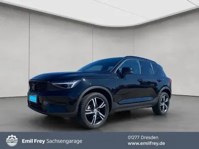 Gebraucht Volvo XC40 Plus 163 PS (119 kW) 2025 Onyx schwarzmetallic SUV