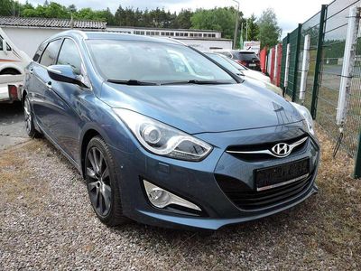 Gebraucht Hyundai i40 Premium 136 PS (100 kW) 2014 Blue spirit / mic Kombi