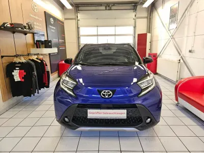 Gebraucht Toyota Aygo X X-plore 72 PS (52 kW) 2024 Blau SUV