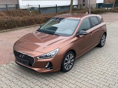 Gebraucht Hyundai i30 120 PS (88 kW) 2017 Braun Limousine