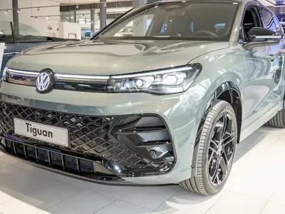 Neu VW Tiguan R-line 204 PS (150 kW) 2026 Grün SUV