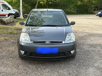 Gebraucht Ford Fiesta Ghia 101 PS (74 kW) 2003 Grau Kleinwagen