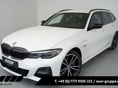 Gebraucht BMW 330e M Sport 291 PS (214 kW) 2022 Weiß Kombi