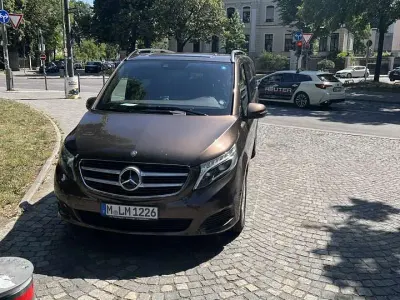 Gebraucht Mercedes V250 190 PS (139 kW) 2016 Braun Van / Kleinbus