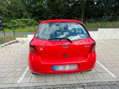 Gebraucht Toyota Yaris 69 PS (50 kW) 2008 Rot Kleinwagen