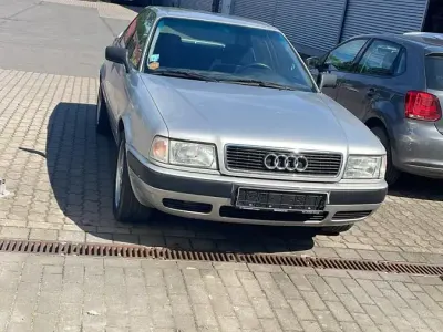 Gebraucht Audi 80 90 PS (66 kW) 1992 Silber Limousine