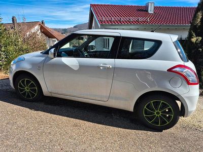 Gebraucht Suzuki Swift 96 PS (70 kW) 2014 Weiß Kleinwagen
