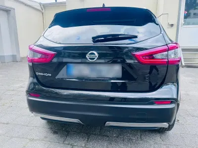 Gebraucht Nissan Qashqai 116 PS (85 kW) 2018 Schwarz SUV